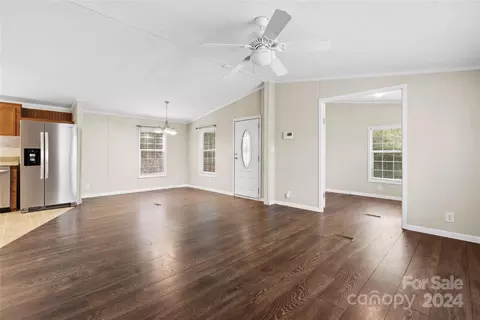 Living - 3262 Windswept Ridge Rd, Marshall, NC 28753 photo 3 of 3