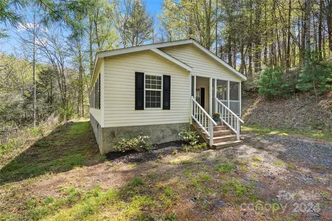 Exterior - 3262 Windswept Ridge Rd, Marshall, NC 28753 photo 3 of 9