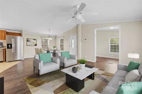 Living - 3262 Windswept Ridge Rd, Marshall, NC 28753 photo 2 of 3