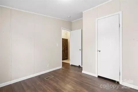 Bedroom - 3262 Windswept Ridge Rd, Marshall, NC 28753 photo 3 of 3