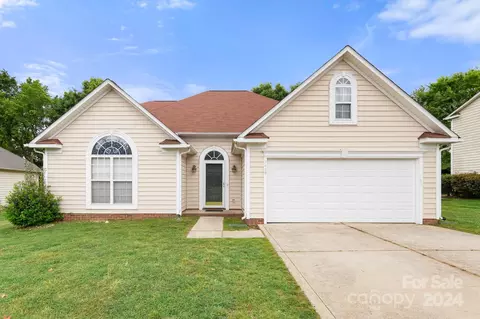 2429 Acadia Ct, Kannapolis, NC 28083