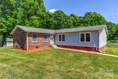 297 Compton Park Rd, Statesville, NC 28677