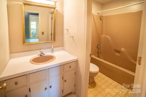 Bath - 422 Bost Rd, Morganton, NC 28655 photo 1 of 1