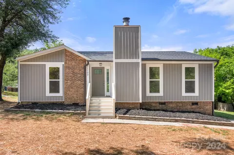 11103 Mallard Crossing Dr, Charlotte, NC 28262