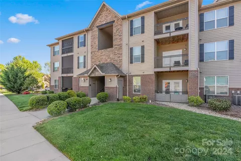 142 Brickton Village 202 Cir #202, Fletcher, NC 28732