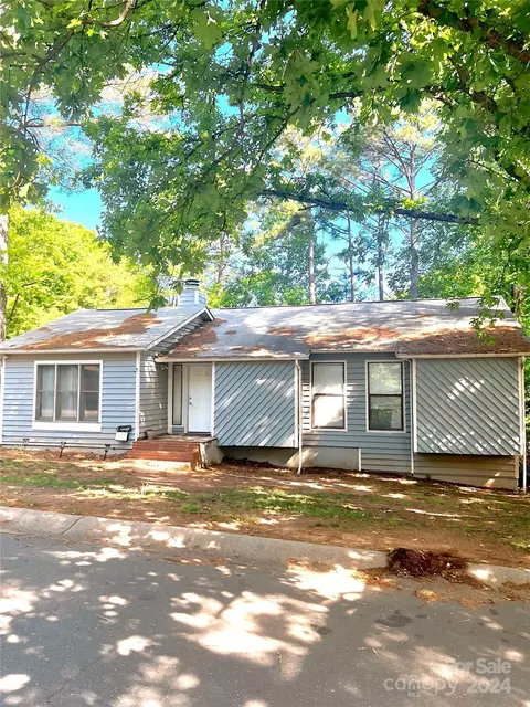 2030 Manila Bay Ln, Tega Cay, SC 29708