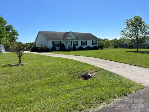 51 Brett Will Ct, Taylorsville, NC 28681