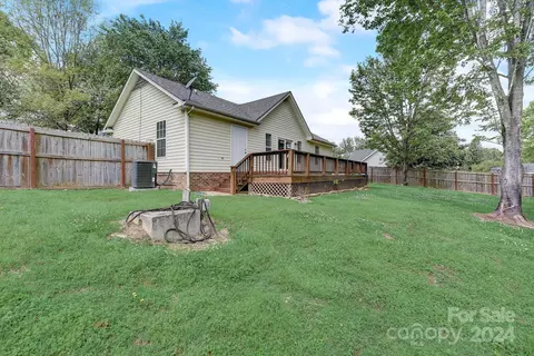 Exterior - 708 Station Dr, Monroe, NC 28110 photo 6 of 8