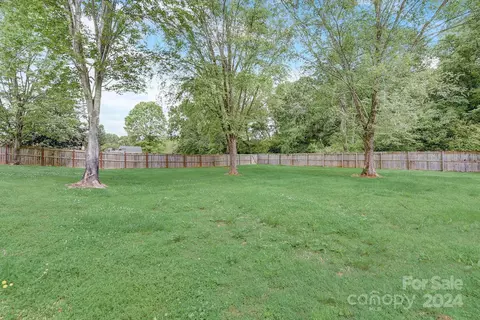 Exterior - 708 Station Dr, Monroe, NC 28110 photo 5 of 8