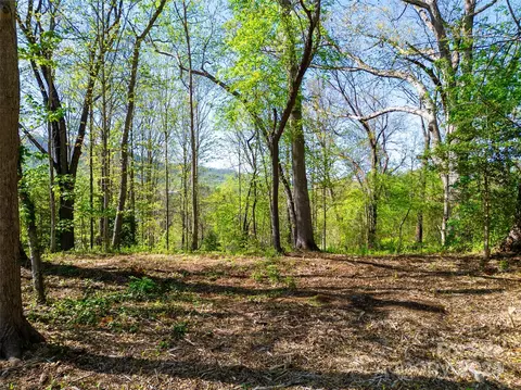 67 Babb St, Waynesville, NC 28786