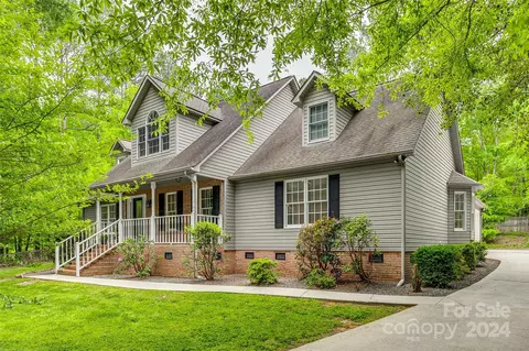 851 Old Cedar Cir, York, SC 29745