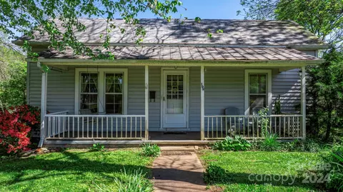 109 Bickett St, Morganton, NC 28655