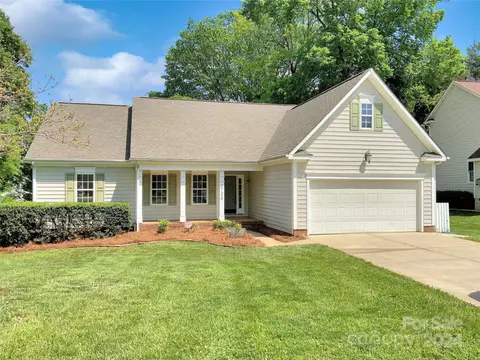 6728 Sweetfield Dr, Charlotte, NC 28269