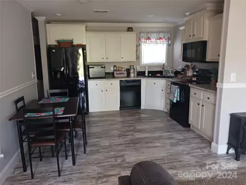 426 Shelton Laurel Rd, Clyde, NC 28721 photo 4