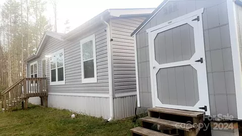 426 Shelton Laurel Rd, Clyde, NC 28721 photo 2