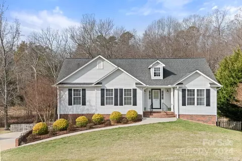 180 Winding Creek Rd, Mocksville, NC 27028