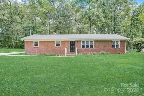 6344 Bandy Dr, Charlotte, NC 28215