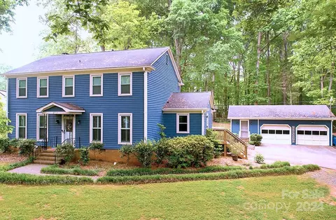 2717 Connemara Dr, Matthews, NC 28105