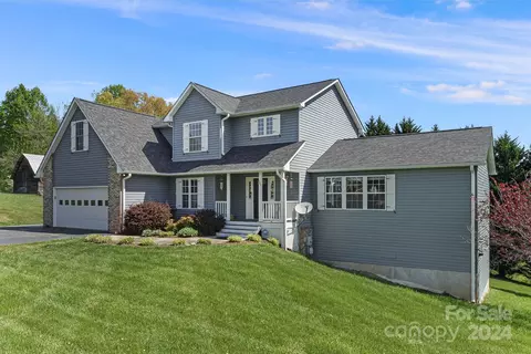 684 Bryson Rd, Candler, NC 28715