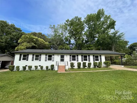 105 Survey St, Lancaster, SC 29720