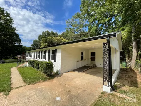 105 Survey St, Lancaster, SC 29720 photo 3