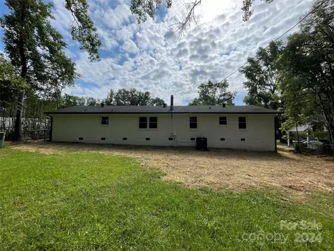105 Survey St, Lancaster, SC 29720 photo 4