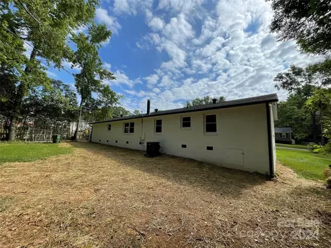 105 Survey St, Lancaster, SC 29720 photo 5