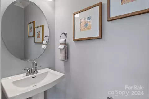 Bath - 415 Jetton St, Davidson, NC 28036 photo 1 of 3