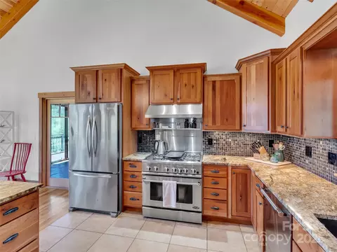 Kitchen - 12 Rolling Meadow Ln, Clyde, NC 28721 photo 3 of 4
