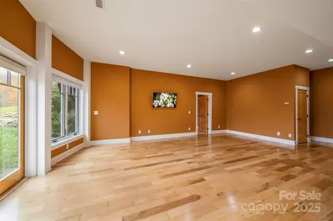 Living - 12 Rolling Meadow Ln, Clyde, NC 28721 photo 6 of 7