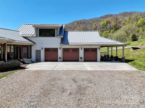 Exterior - 12 Rolling Meadow Ln, Clyde, NC 28721 photo 2 of 7