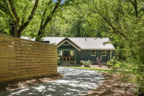 23 Pershing Rd, Asheville, NC 28805