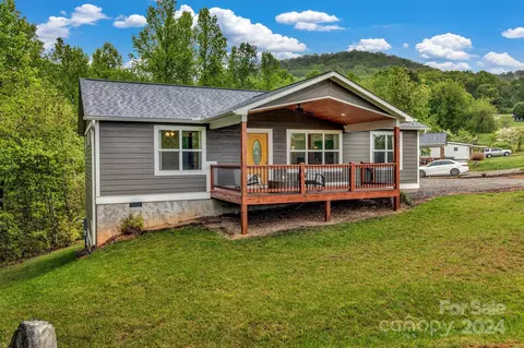 802 N Luther Rd, Candler, NC 28715