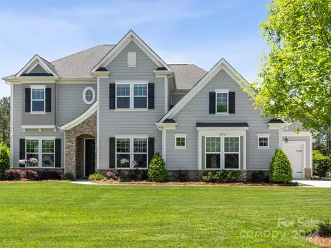 5074 Hyannis Ct, Matthews, NC 28104