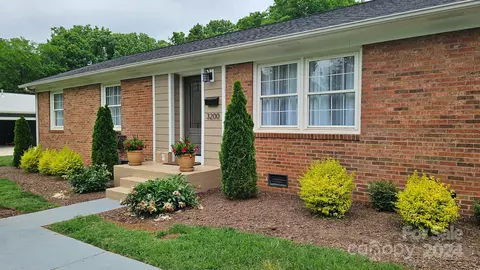 3200 Driftwood Dr, Charlotte, NC 28205