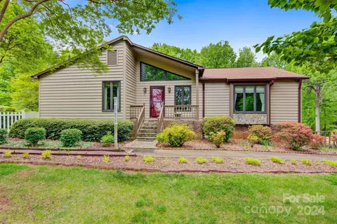2413 Saint James Church Rd, Denver, NC 28037