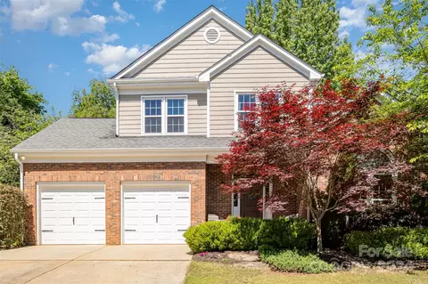 8825 Castlebay Dr, Charlotte, NC 28277