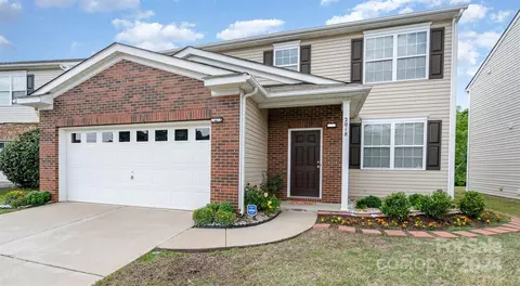 2018 Savannah Hills Dr, Matthews, NC 28105