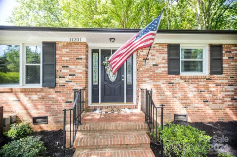 11201 Dogwood Ln, Huntersville, NC 28078