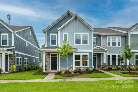 10215 Mamillion Dr, Huntersville, NC 28078