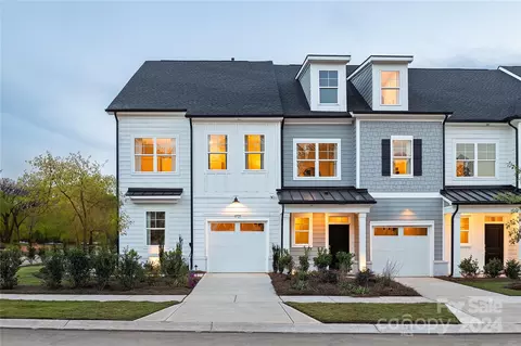 9516 Munsing Dr, Charlotte, NC 28269