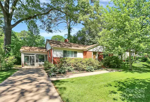 3031 Ventosa Dr, Charlotte, NC 28205