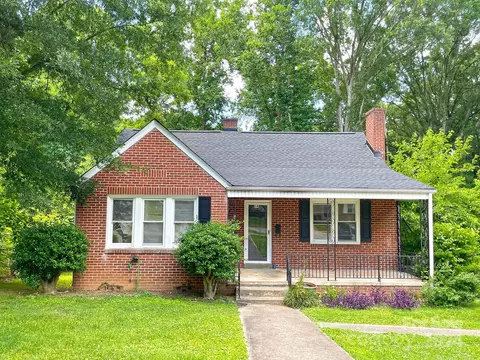 541 E Front St, Statesville, NC 28677