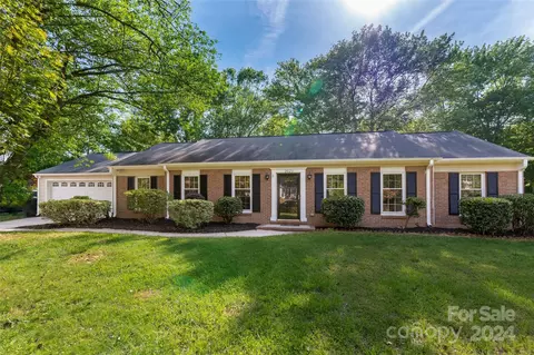 2023 Glouchester Cir, Charlotte, NC 28226