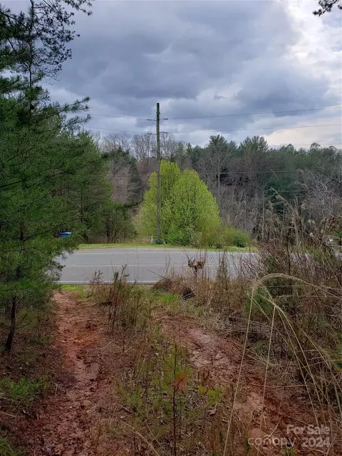 6600 Mountain Grove Rd, Hickory, NC 28601