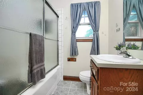 Bath - 1735 White Store Rd, Monroe, NC 28112 photo 1 of 1