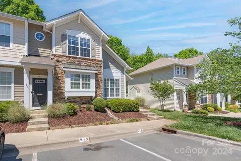 Exterior - 915 Copperstone Ln, Fort Mill, SC 29708 photo 2 of 5