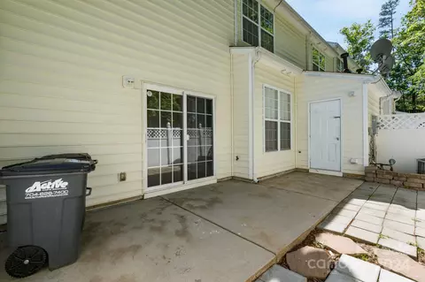 Exterior - 915 Copperstone Ln, Fort Mill, SC 29708 photo 4 of 5
