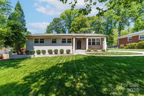 3409 Dunaire Dr, Charlotte, NC 28205
