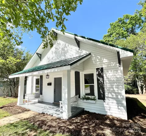 321 W Lowrance Ave, Mooresville, NC 28115